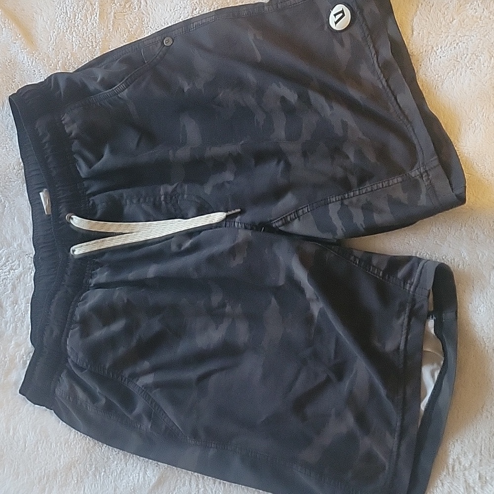 Vuori Kore short LINED 7" inseam